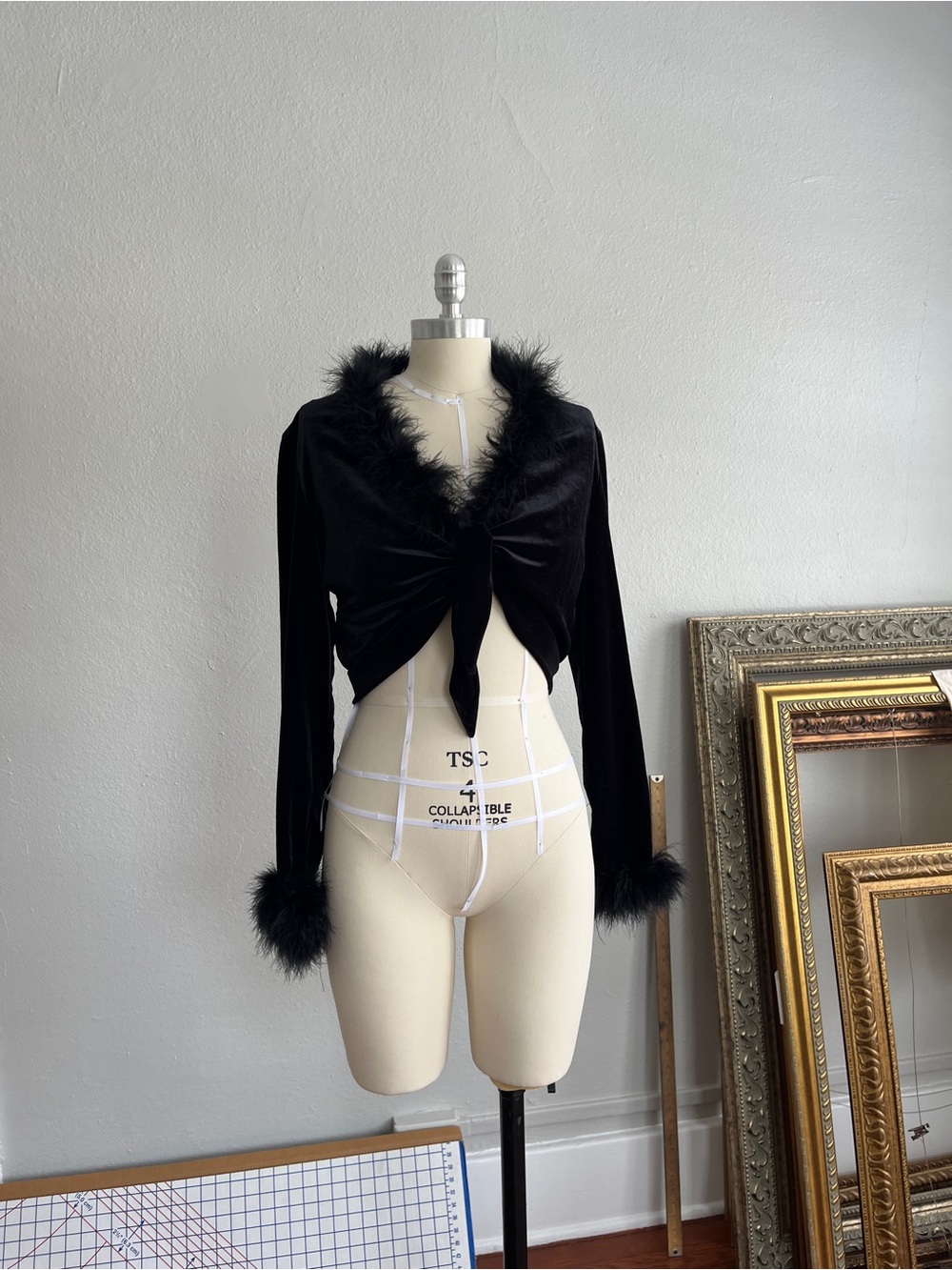 Vintage Black Faux-Fur Trim Velvet Shrug